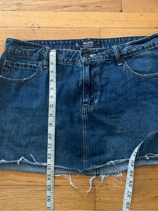 Hollister Denim Mini Skirt Distressed Raw Hem Mid Rise Size 14 W32 - Picture 4 of 6
